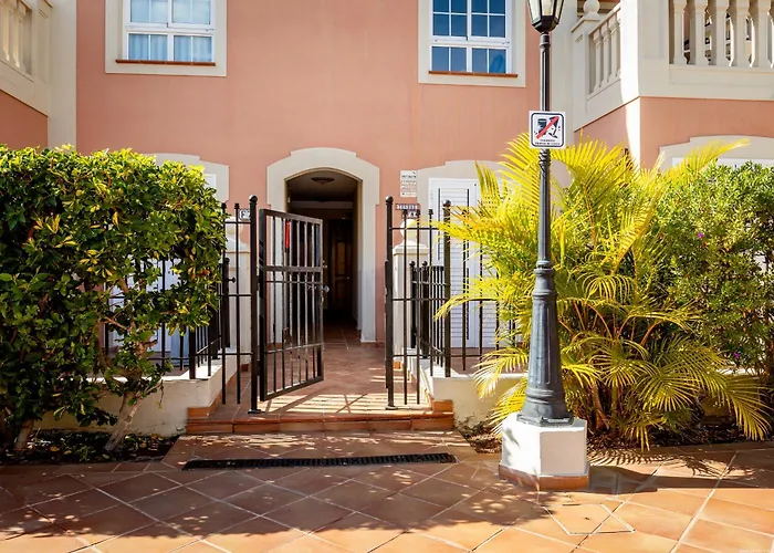 Duplex Oceanview Heated Pool, アパート