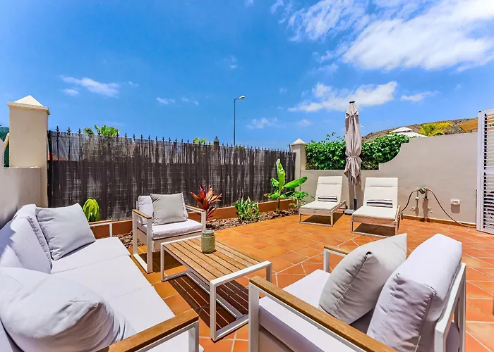 Duplex Oceanview Heated Pool, アパート