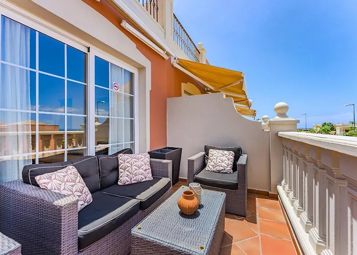 Duplex Oceanview Heated Pool, アパート