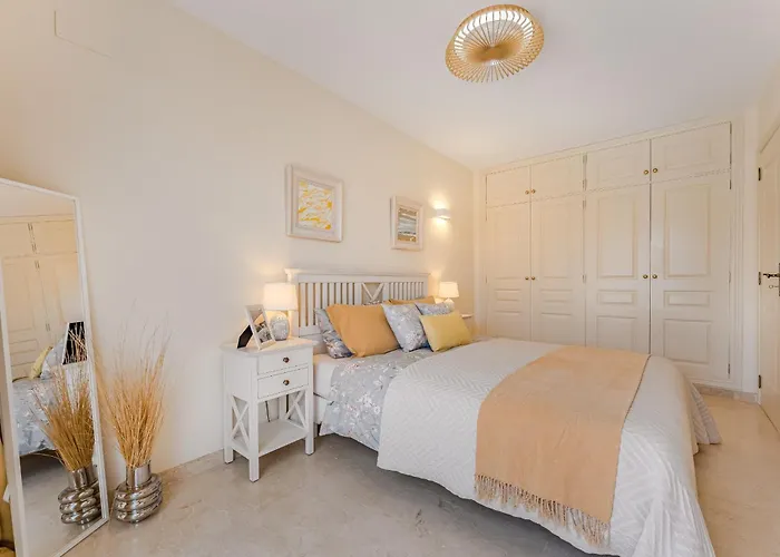 Duplex Oceanview Heated Pool, アパート